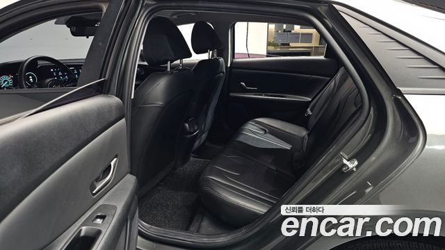 Hyundai AVANTE 2021 — photo 17