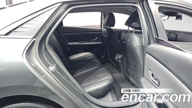 Hyundai AVANTE 2021 — photo 18