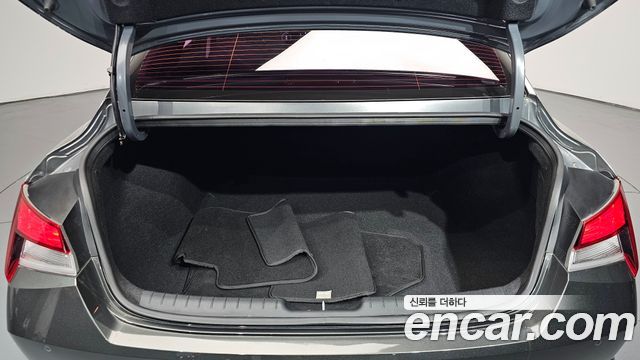 Hyundai AVANTE 2021 — photo 26