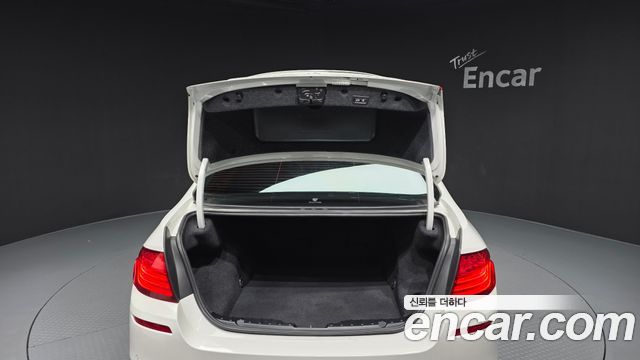 BMW 5-Series 2016 — photo 25