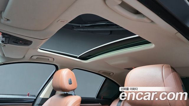 BMW 5-Series 2016 — photo 26