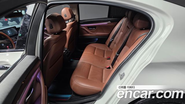 BMW 5-Series 2016 — photo 16