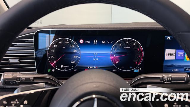 Mercedes-Benz GLE-Class 2026 — photo 13