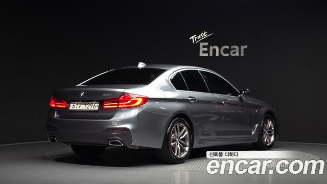 BMW 5-Series 2018 — photo 2