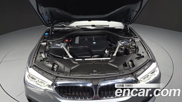 BMW 5-Series 2018 — photo 6