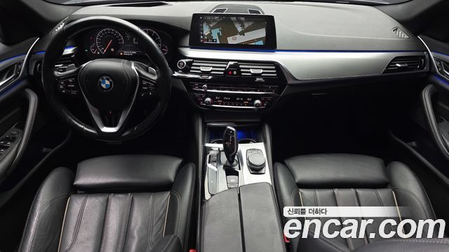 BMW 5-Series 2018 — photo 10