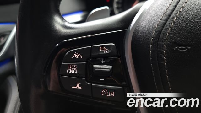 BMW 5-Series 2018 — photo 26