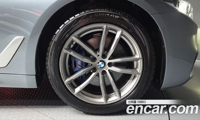 BMW 5-Series 2018 — photo 7