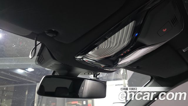 BMW 5-Series 2018 — photo 28