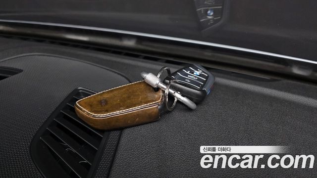 BMW 5-Series 2018 — photo 30