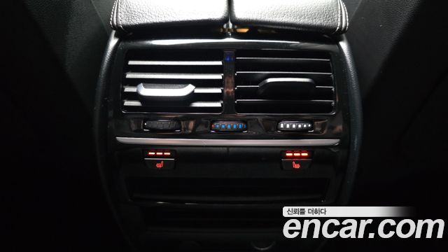 BMW 5-Series 2018 — photo 31