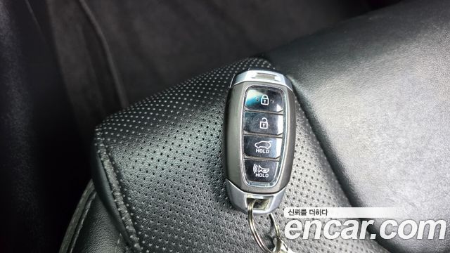Hyundai Santafe 2019 — photo 27