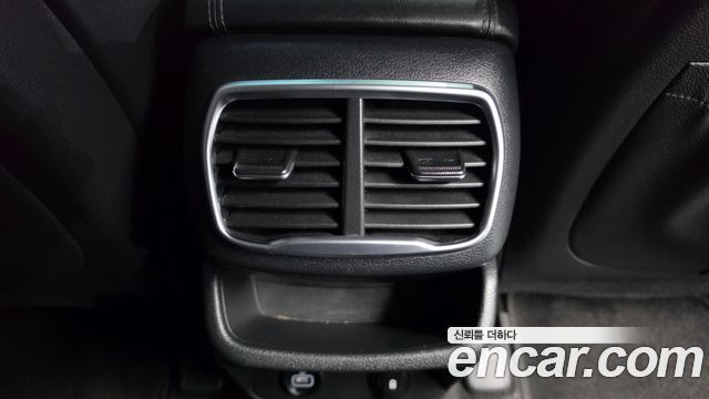 Hyundai Santafe 2019 — photo 31