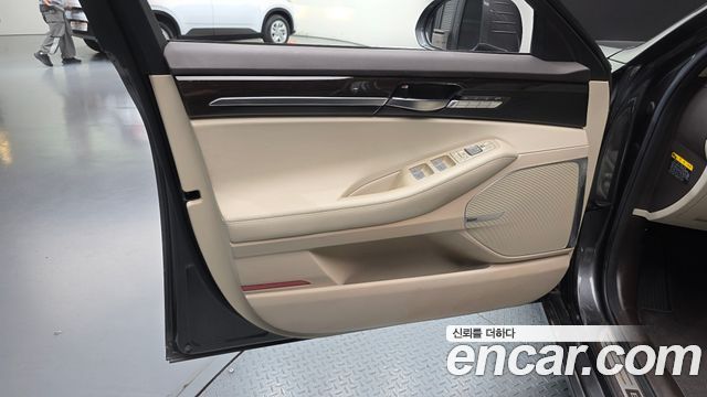 Genesis EQ900 2018 — photo 14