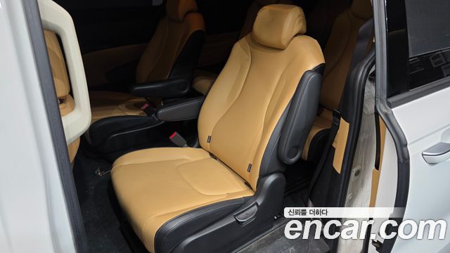Kia Canival 2021 — photo 11