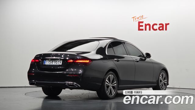 Mercedes-Benz E-Class 2021 — photo 2
