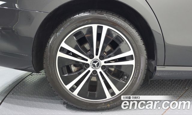 Mercedes-Benz E-Class 2021 — photo 5
