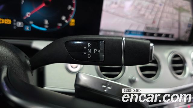 Mercedes-Benz E-Class 2021 — photo 12
