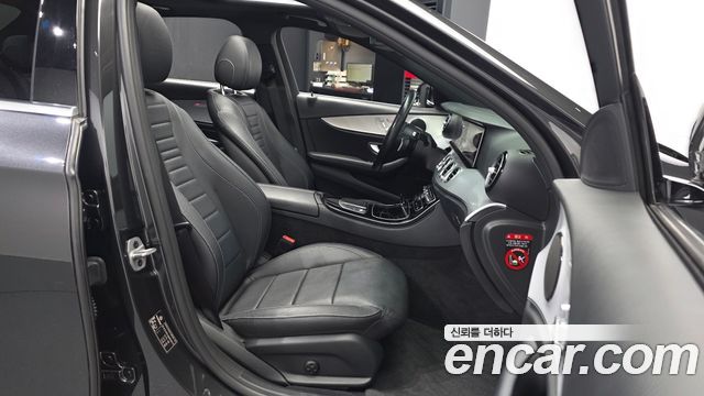 Mercedes-Benz E-Class 2021 — photo 17
