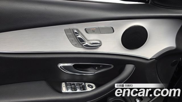 Mercedes-Benz E-Class 2021 — photo 26