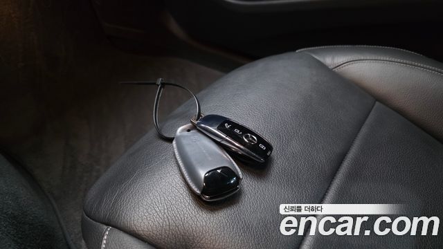 Mercedes-Benz E-Class 2021 — photo 27