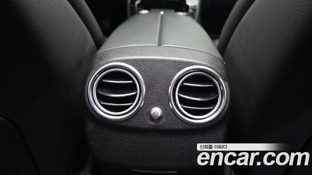 Mercedes-Benz E-Class 2021 — photo 28