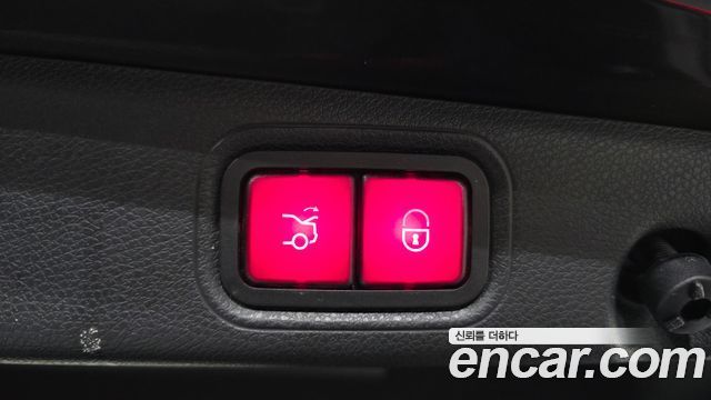 Mercedes-Benz E-Class 2021 — photo 29