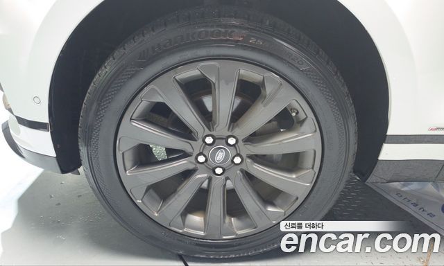 Land Rover Range Rover Velar 2019 — photo 5