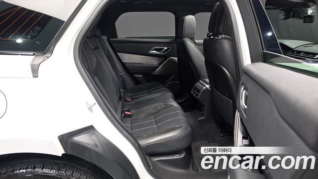 Land Rover Range Rover Velar 2019 — photo 17