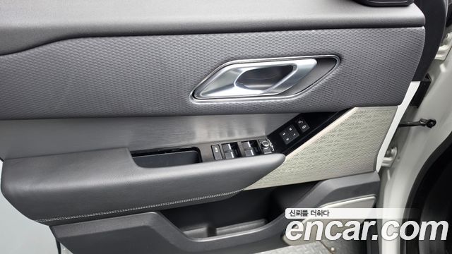 Land Rover Range Rover Velar 2019 — photo 14