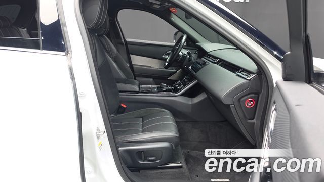 Land Rover Range Rover Velar 2019 — photo 16