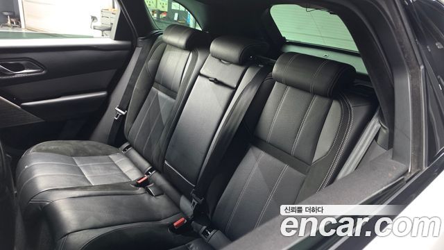 Land Rover Range Rover Velar 2019 — photo 29