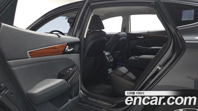 Kia K7 2017 — photo 18