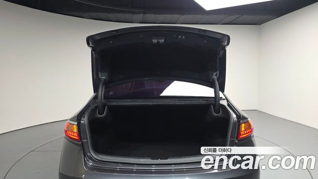 Kia K7 2017 — photo 26