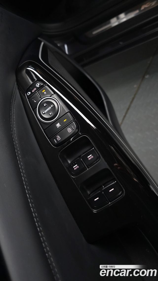 Kia K7 2017 — photo 32