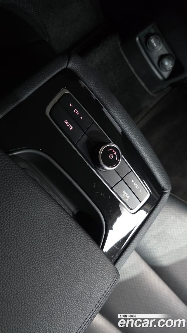 Kia K7 2017 — photo 34