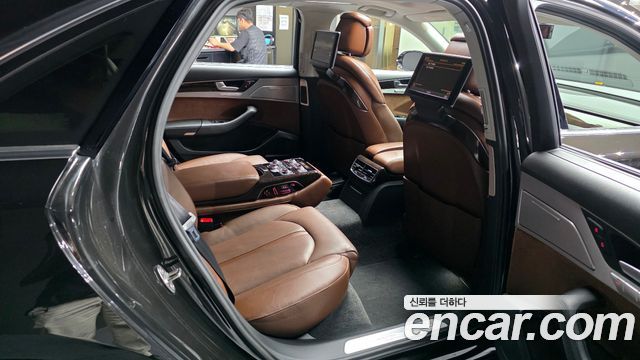 Audi A8 2015 — photo 12
