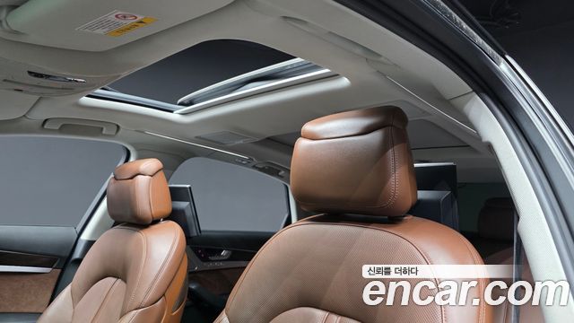 Audi A8 2015 — photo 19