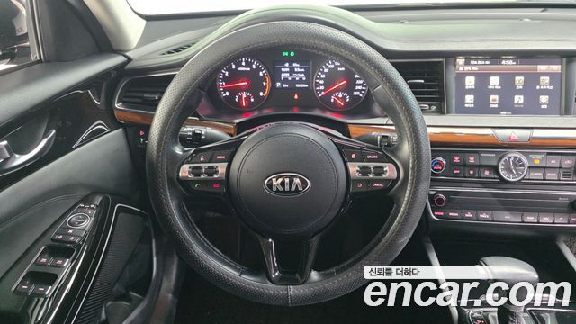 Kia K7 2017 — photo 13