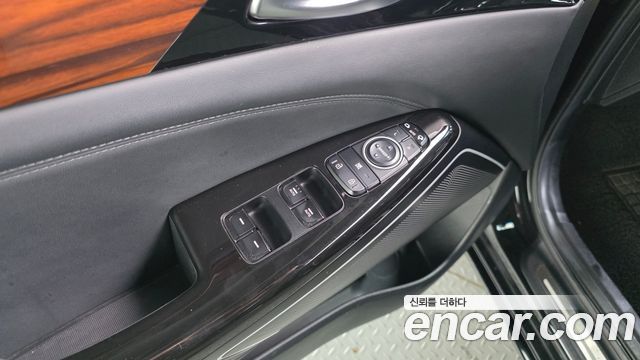 Kia K7 2017 — photo 17