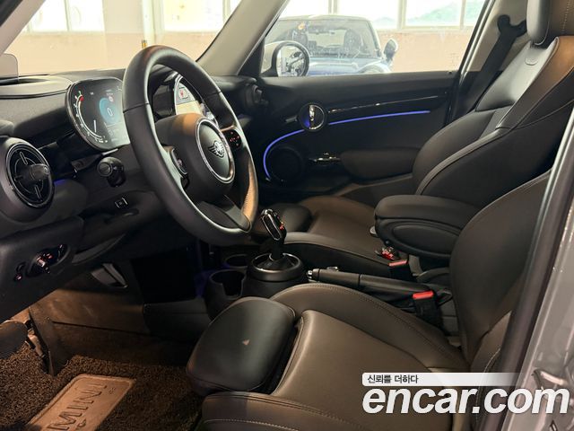 Mini Cooper 2023 — photo 3
