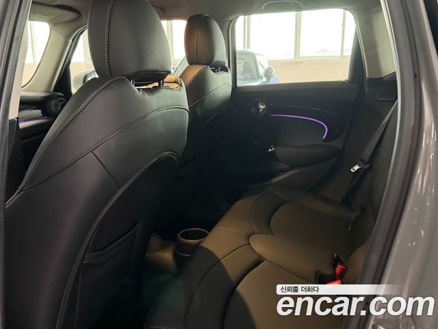 Mini Cooper 2023 — photo 4