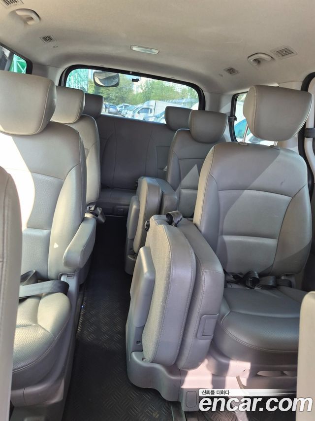Hyundai Starex 2017 — photo 10