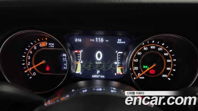 Jeep Wrangler 2021 — photo 11