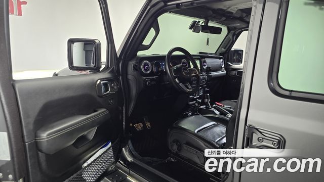 Jeep Wrangler 2021 — photo 13