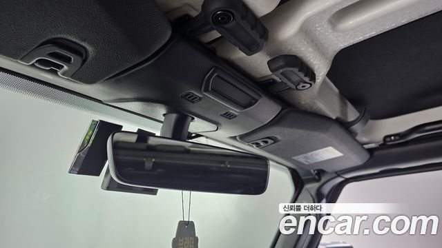 Jeep Wrangler 2021 — photo 24