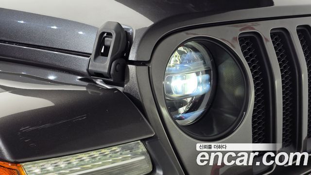 Jeep Wrangler 2021 — photo 8