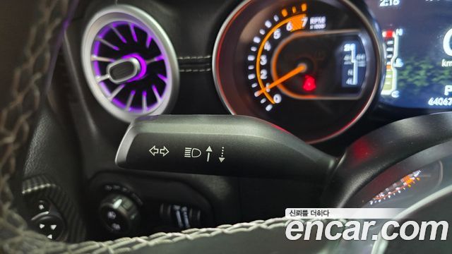 Jeep Wrangler 2021 — photo 28