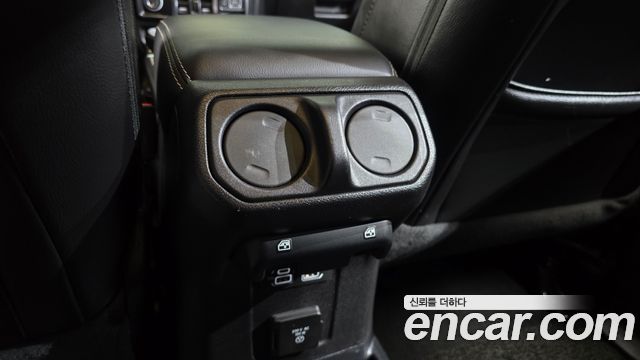 Jeep Wrangler 2021 — photo 29