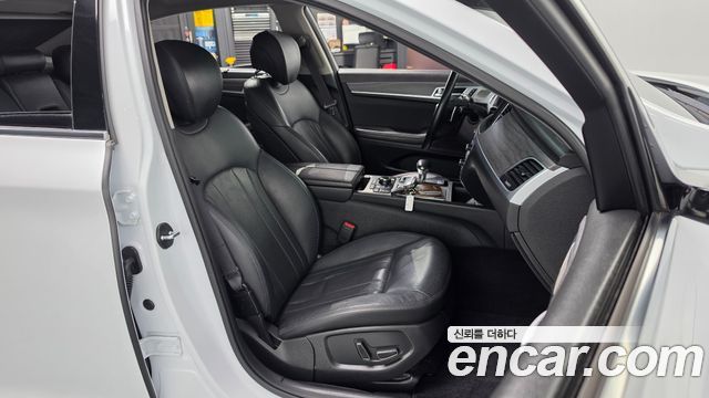 Genesis G80 2017 — photo 17